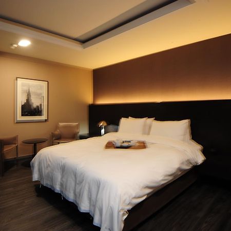 סוואן Hotel Tate מראה חיצוני תמונה