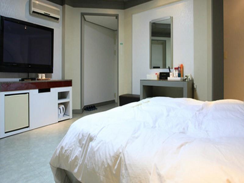 סוואן Hotel Tate מראה חיצוני תמונה