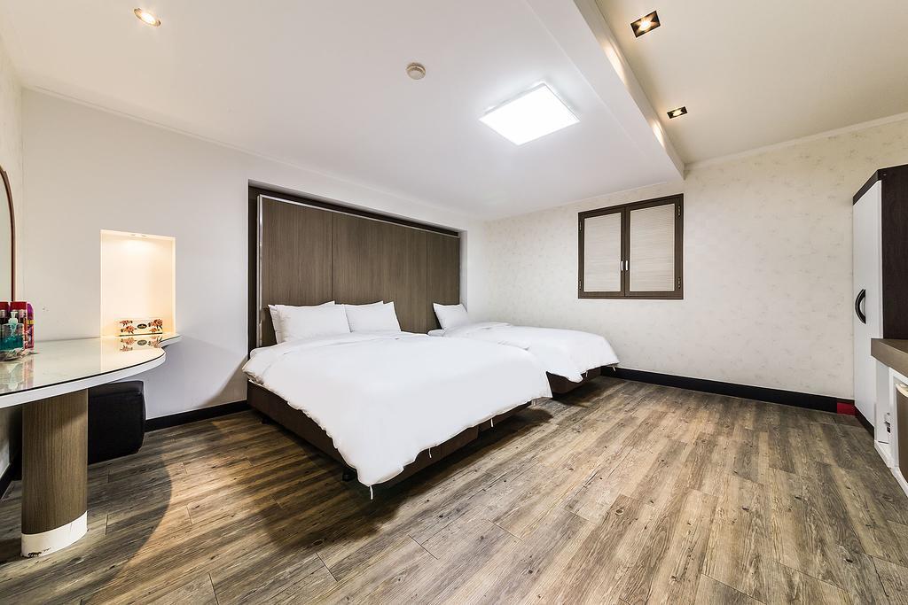 סוואן Hotel Tate מראה חיצוני תמונה