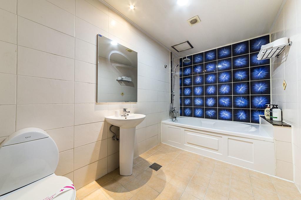 סוואן Hotel Tate מראה חיצוני תמונה