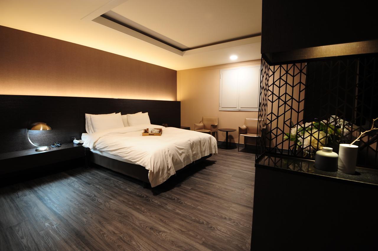 סוואן Hotel Tate מראה חיצוני תמונה