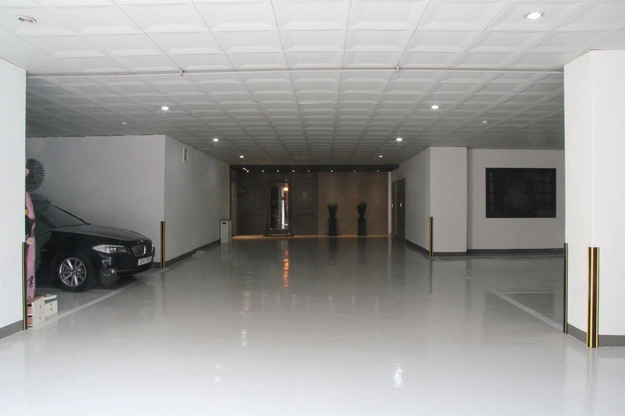 סוואן Hotel Tate מראה חיצוני תמונה