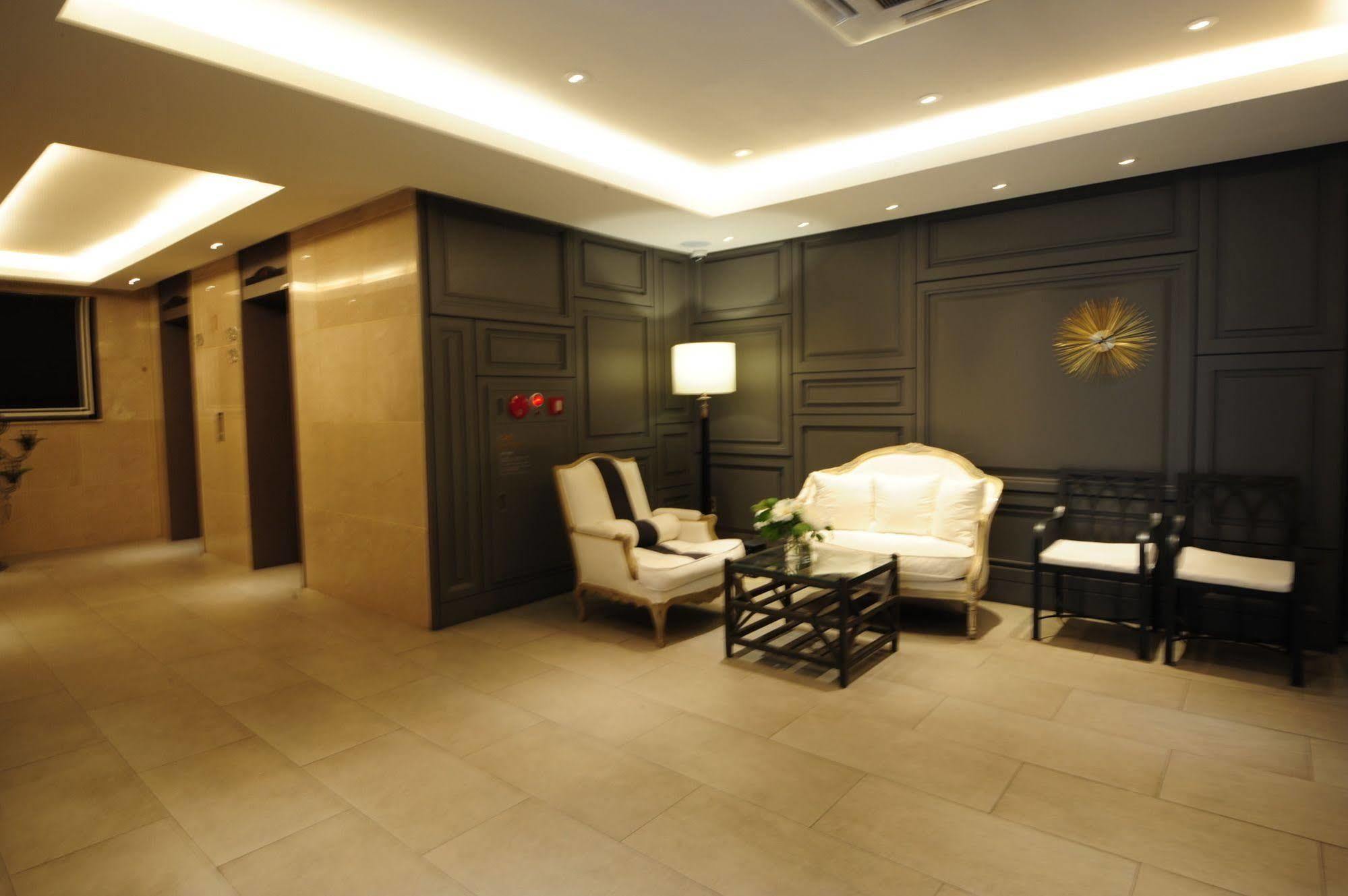 סוואן Hotel Tate מראה חיצוני תמונה